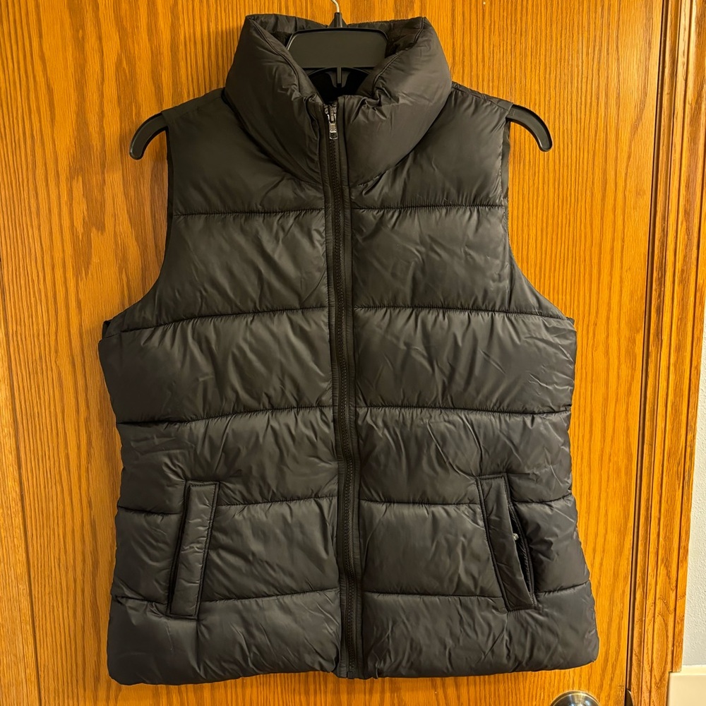 Old Navy Medium Black Puffy Vest
